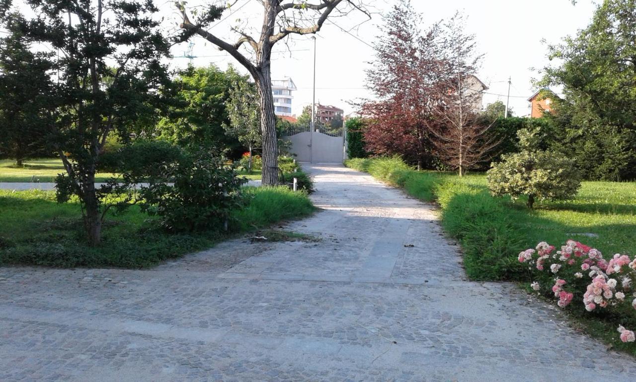 Chiara Apartment Cuneo Exterior photo